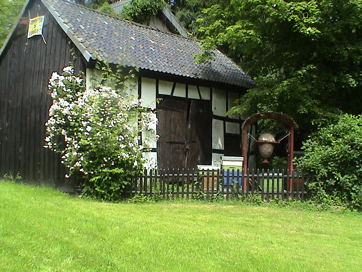 Die Scheune des Niederhofes mit Weissenseifer Korb